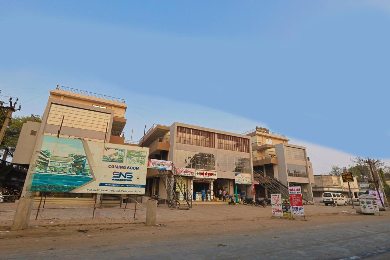 Hotel Monville Group Vadodara Exterior foto