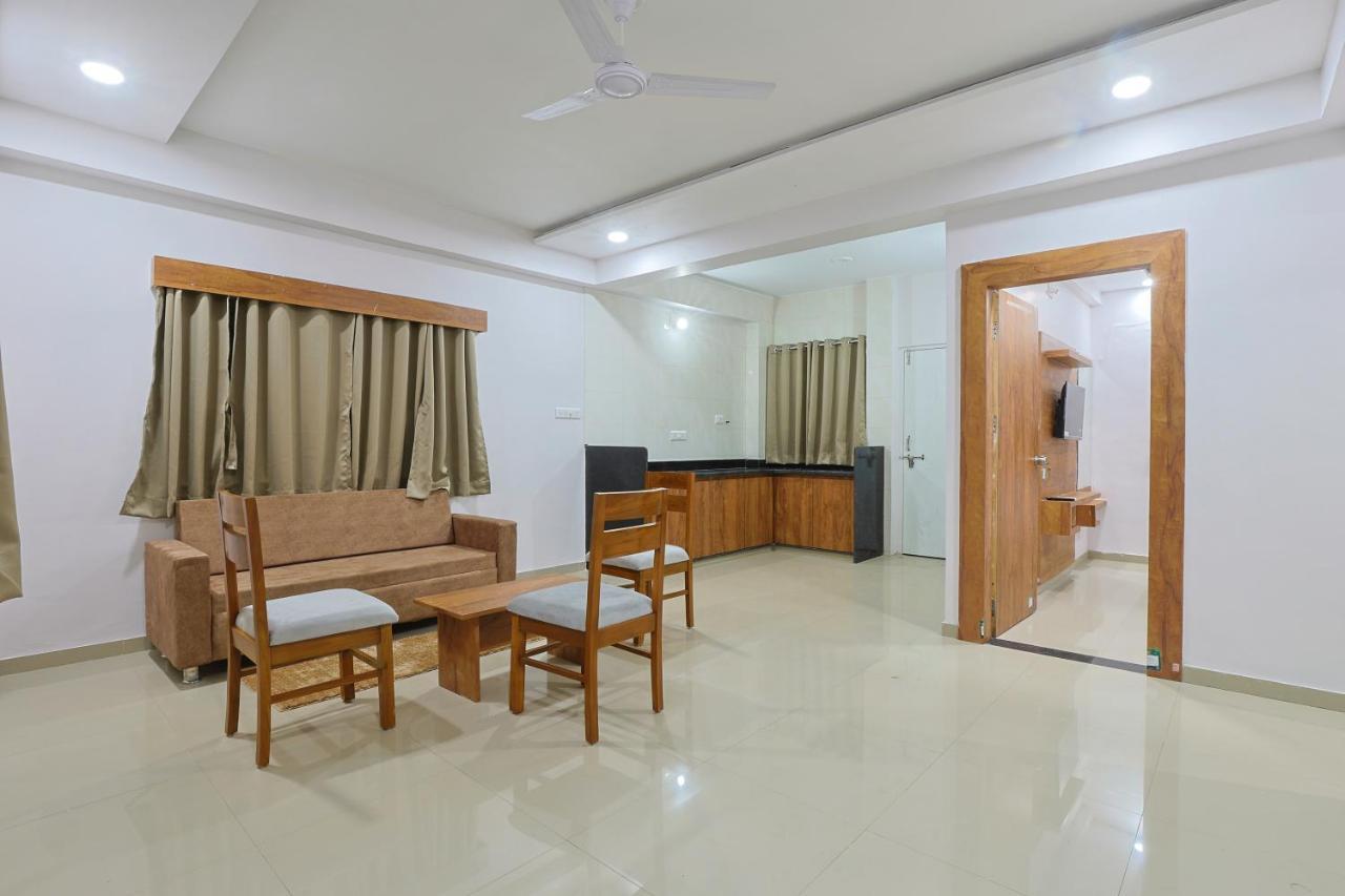 Hotel Monville Group Vadodara Exterior foto