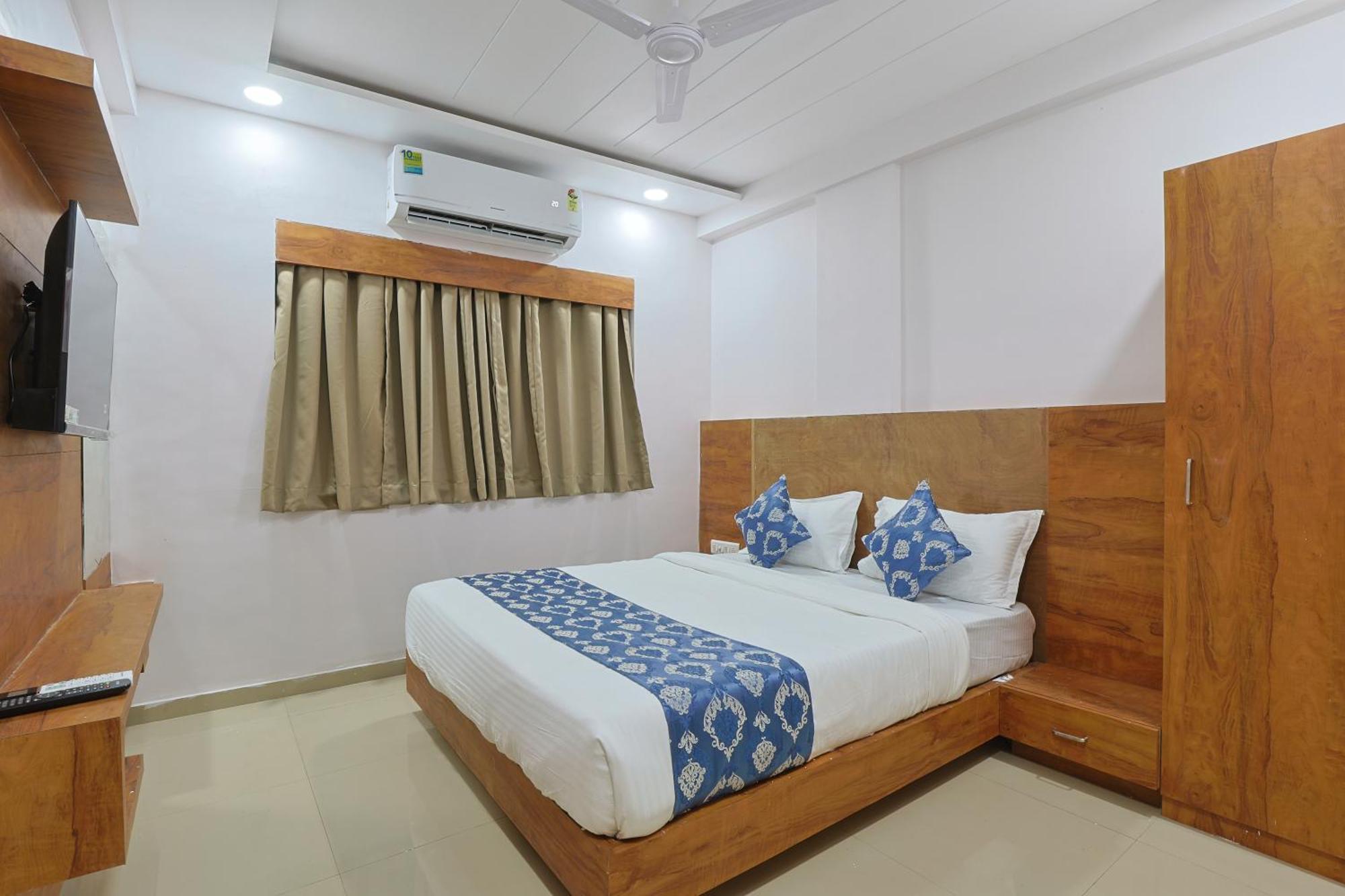 Hotel Monville Group Vadodara Exterior foto