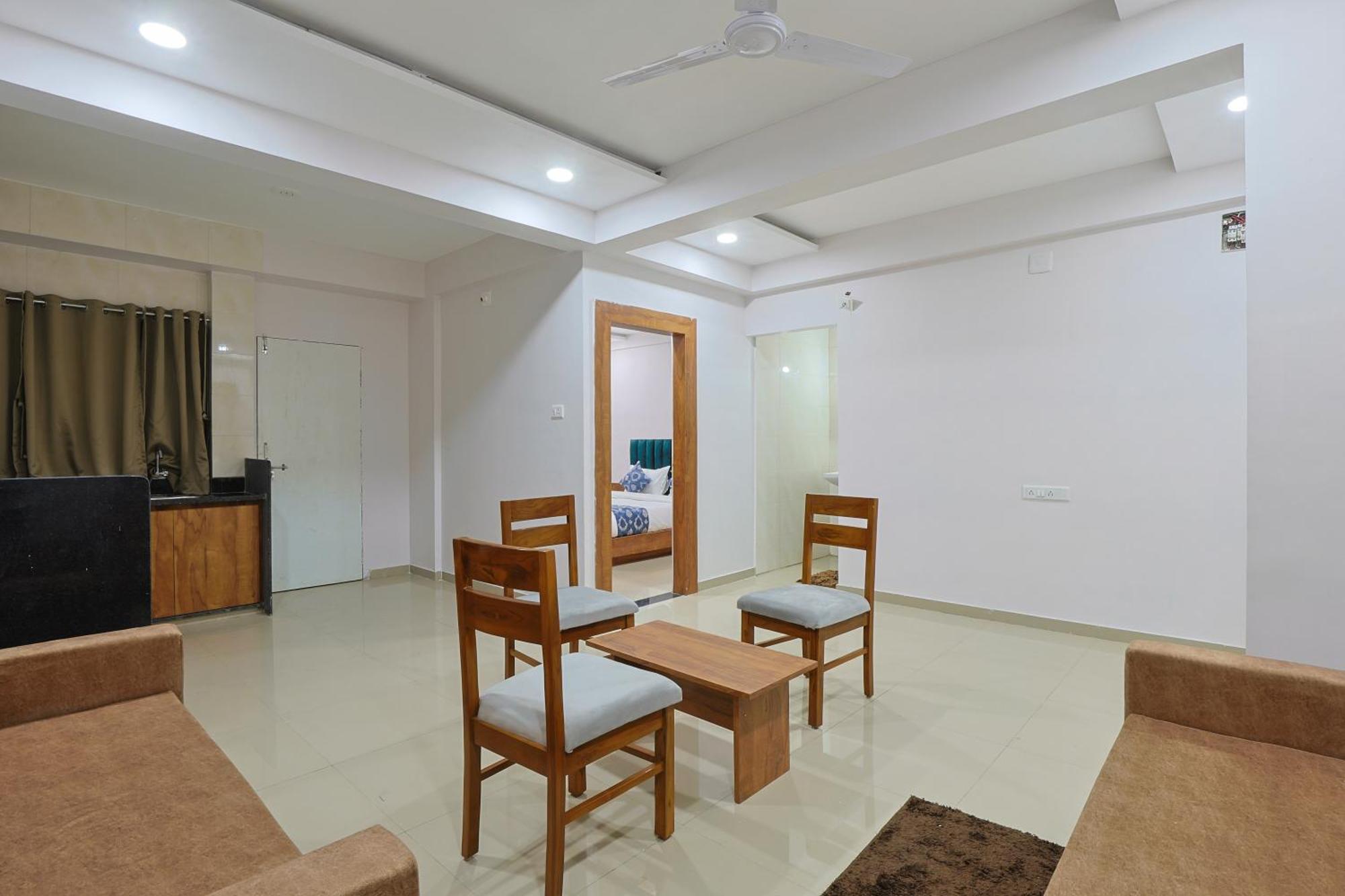 Hotel Monville Group Vadodara Exterior foto